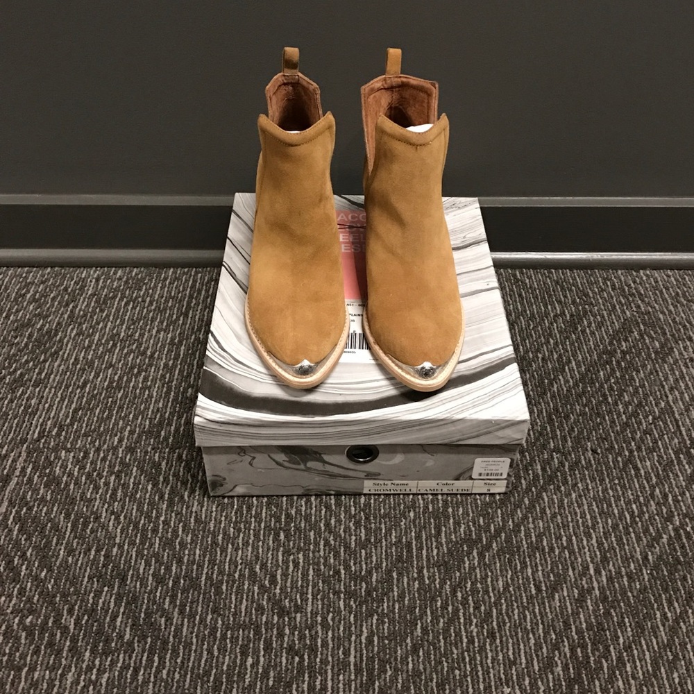 Jeffrey Campbell Camel Hunt the Plains Bootie 8.0