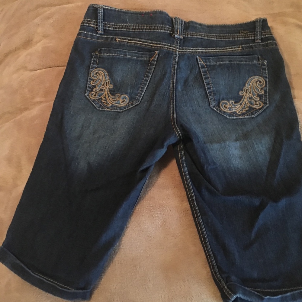 Candies Jeans size 13 cuffed knee length