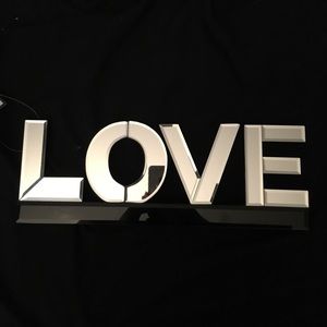 LOVE Mirror: Wall / Home Decoration