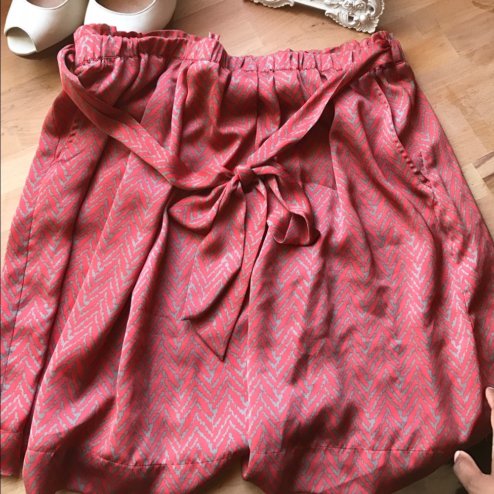 Banana Republic skirt with pockets.