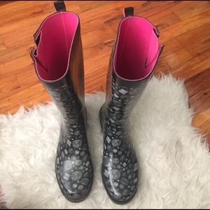 Patterned rain boots