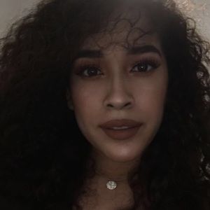 Meet your Posher, Genevieve