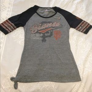3/4 length Giants Baseball T-shirt