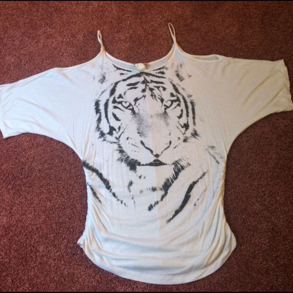 Never worn. Tiger face opn shld shirt. Super cute!