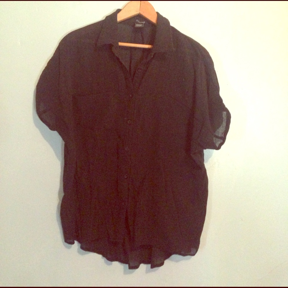 SOLD Boxy/ gauzy top by Timing M
