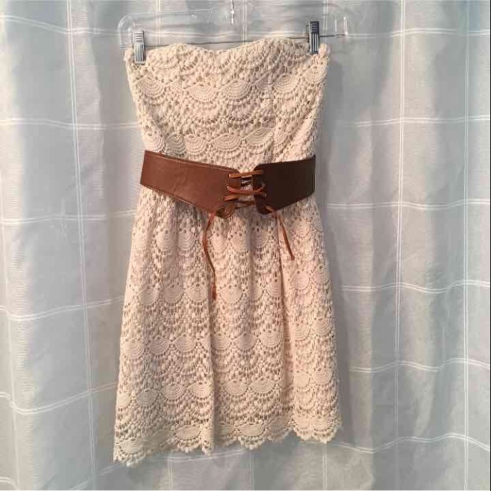 🚫SOLD🚫Strapless Lace Dress