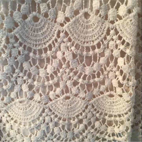 🚫SOLD🚫Strapless Lace Dress - Picture 2 of 3