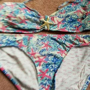 Lilly pullitzer  bikini size large. 2 piece. Summe
