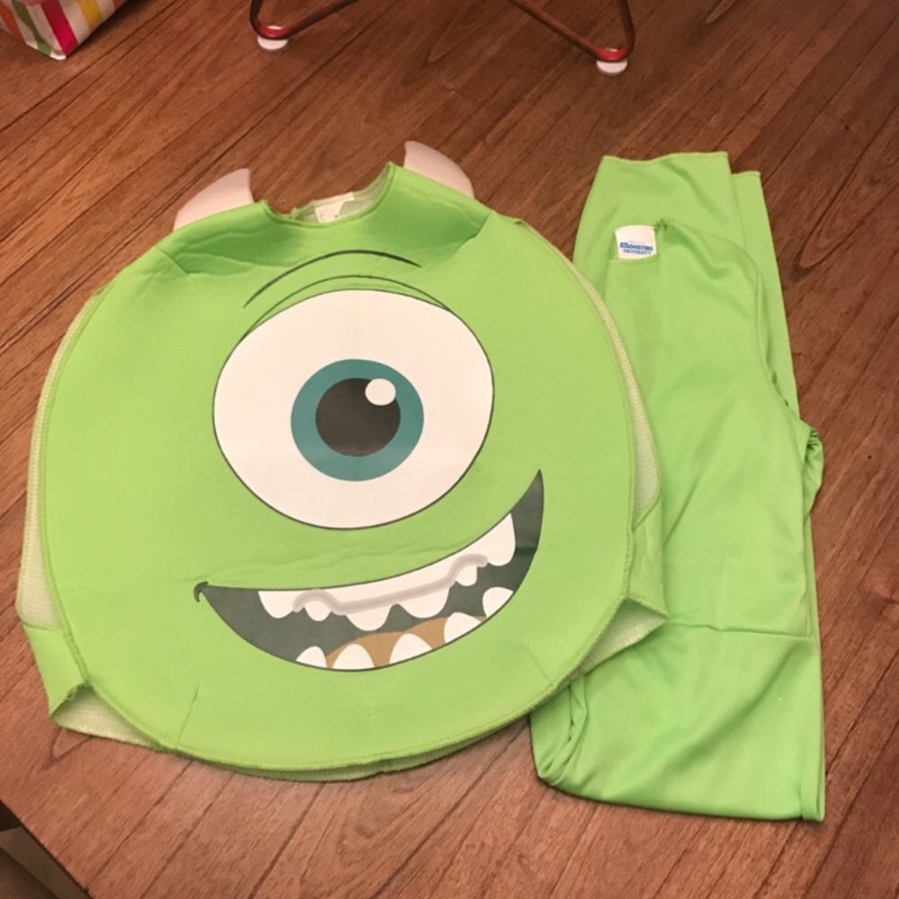 3 Play costumes!!