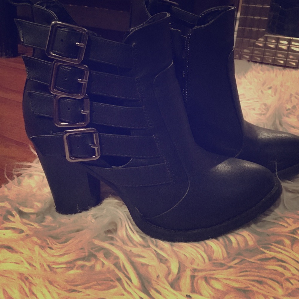 Blackbooties