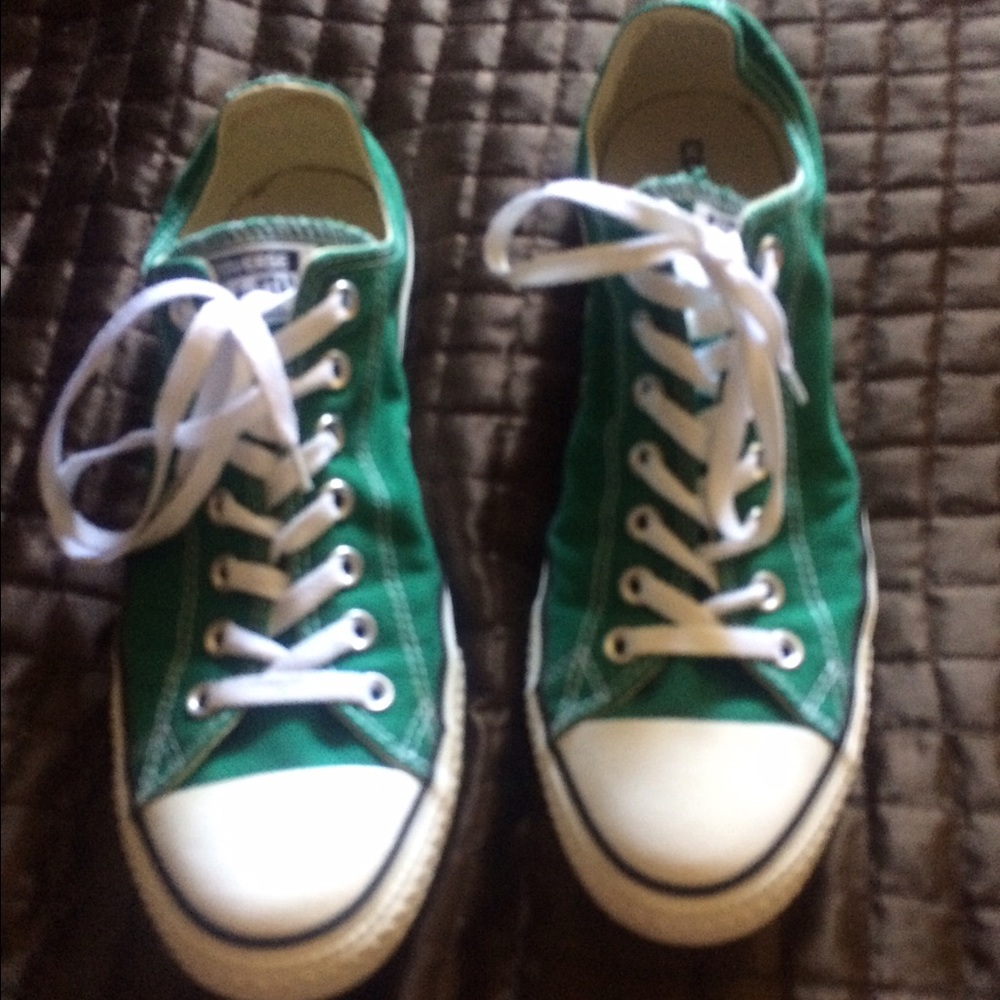 Kelly green converse