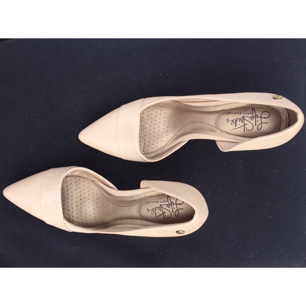 Nude pointy heals