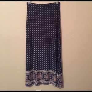 Amazing Large stretchy silky Maxi skirt