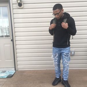 Meet your Posher, Nyzair