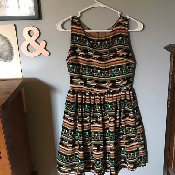 Patterned Dress - Picture 2 of 3