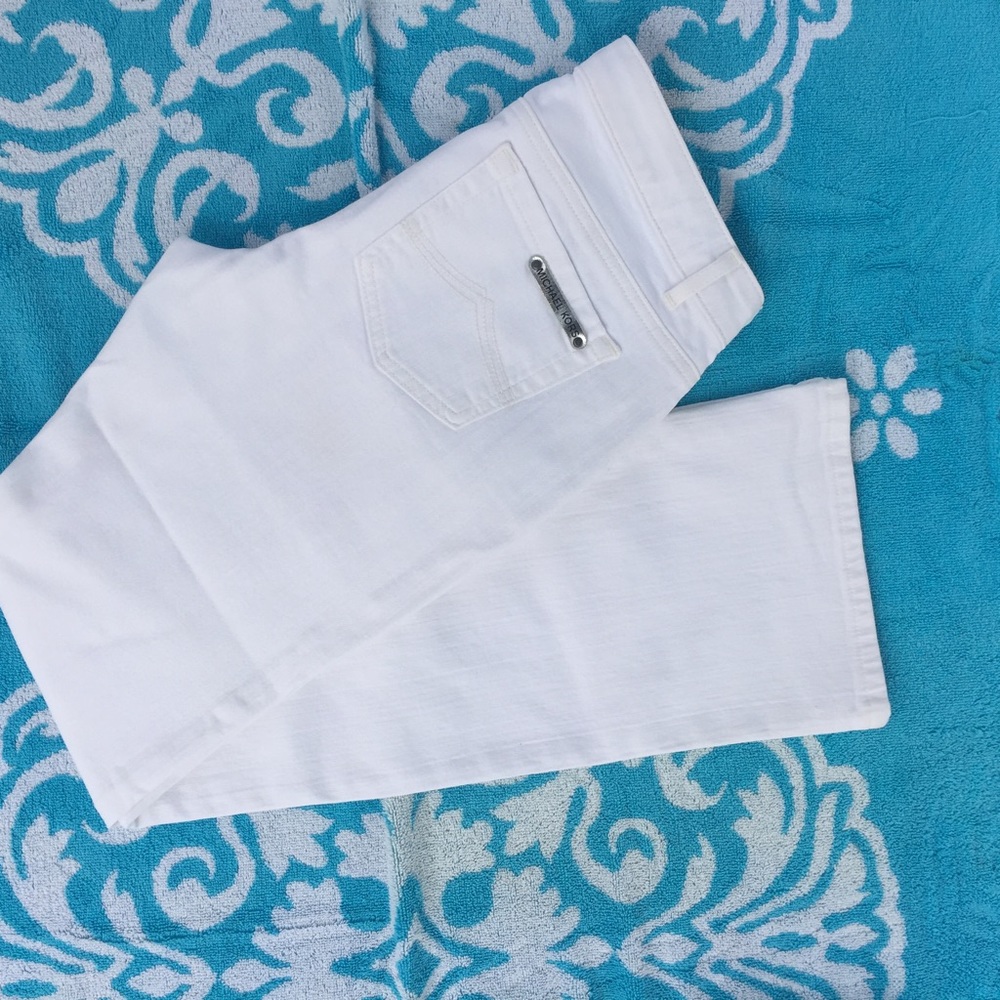 🌺 Michael Kors straight leg white pants.