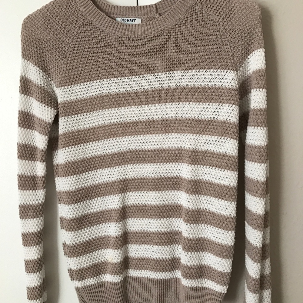 Lightweight sweater