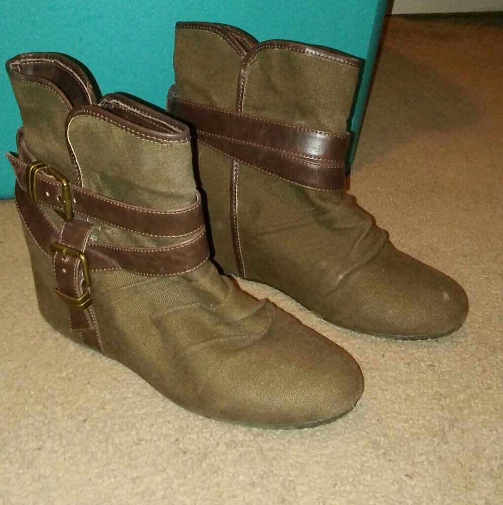 Wedge booties