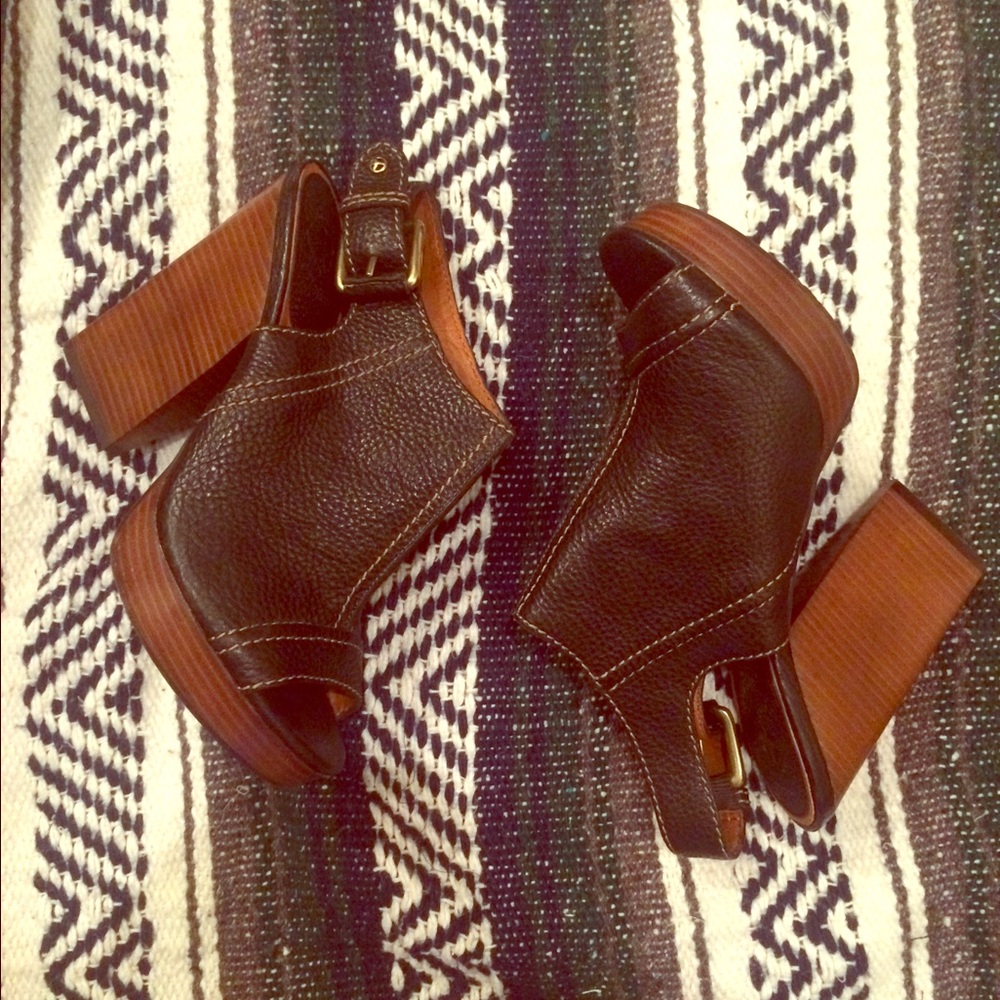 Lucky Brand wooden platforms 8.5