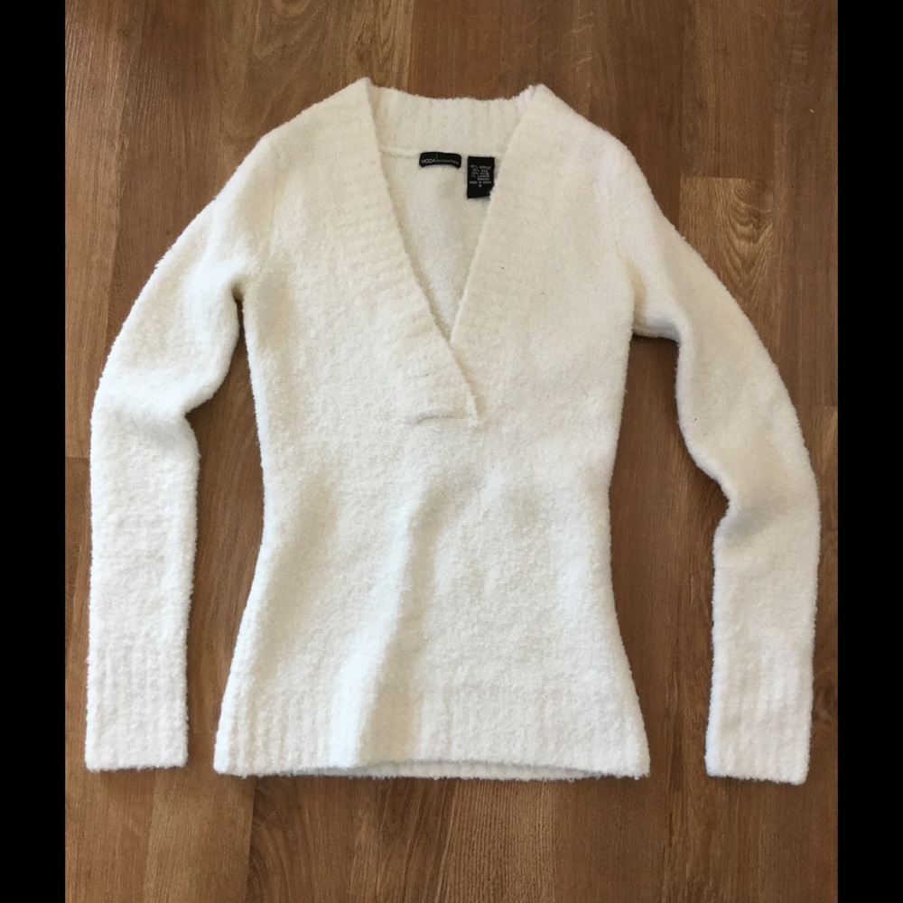 NWOT small Victoria's Secret Ivory Boucle Sweater