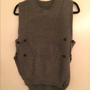 GREY KNITTED SIDE BUTTON TANK!