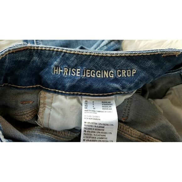 🚫SOLD🚫 Distressed Denim Hi-Rise Cropped Jeggings - Picture 3 of 7