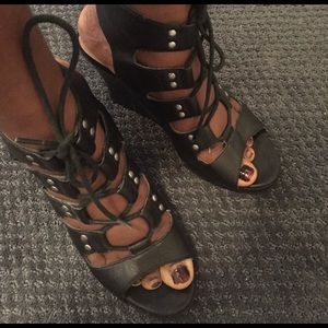 Guess black lace up wedges
