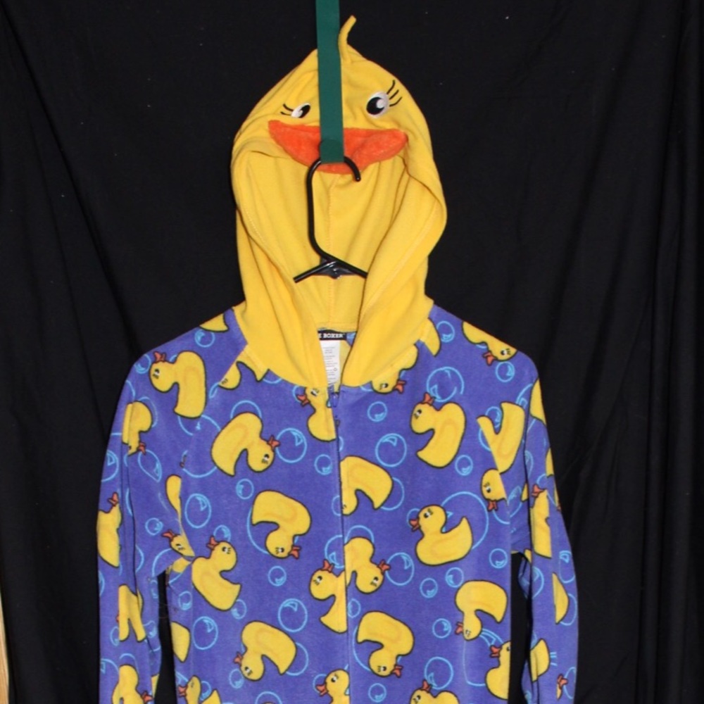 ⬇️Hooded & footed ducky PJs!