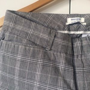 ❌DONATED❌ Dockers capri pants