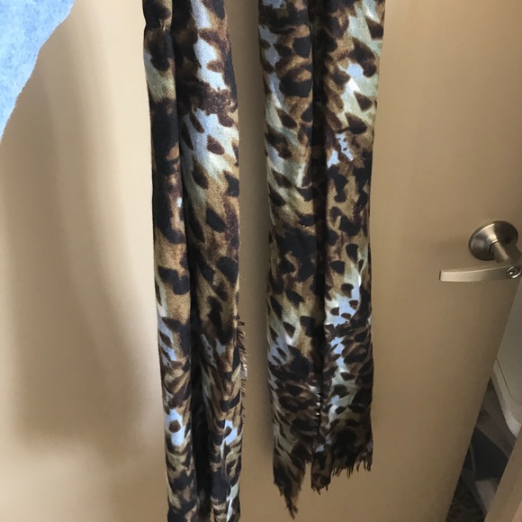 Colorful patterned scarf - Picture 2 of 3