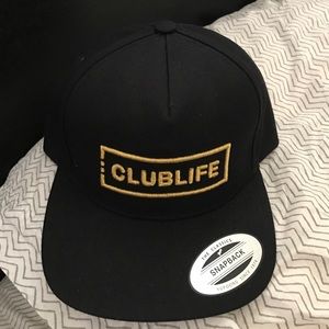 Club life hat new