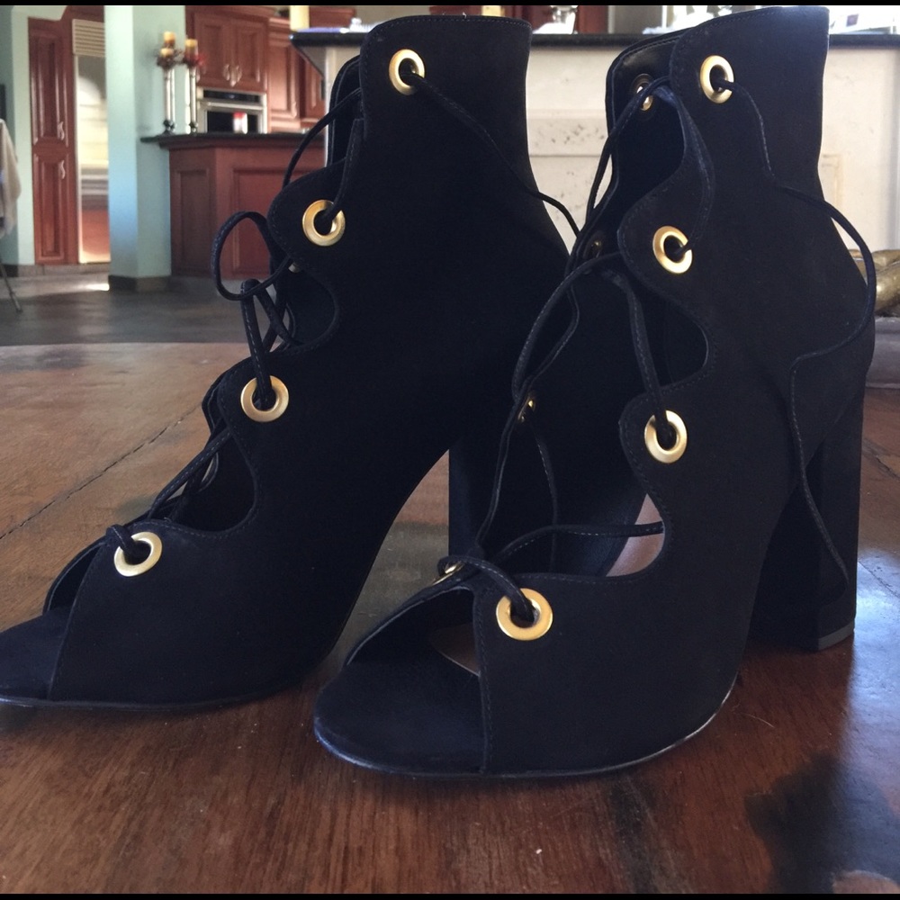 Steve Madden Carusso black lace up heel