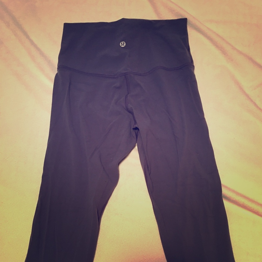 EUC lululemon Align Crop in greyvy.