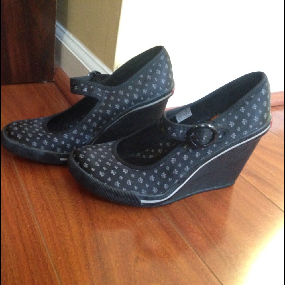 Cute black and white wedges