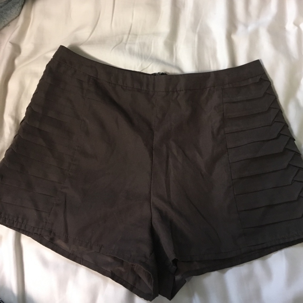 Brown zip up shorts