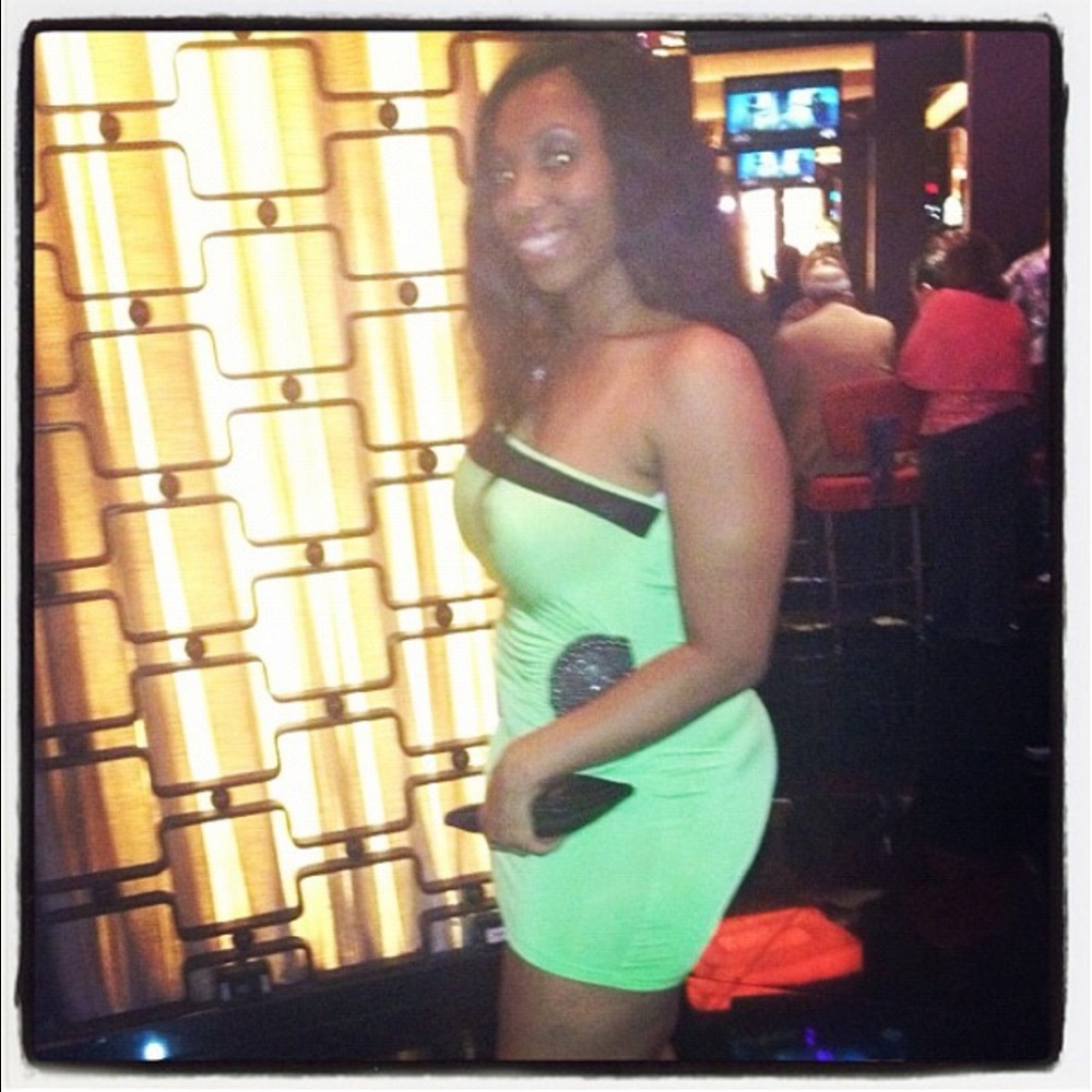 👗One Shoulder Dress