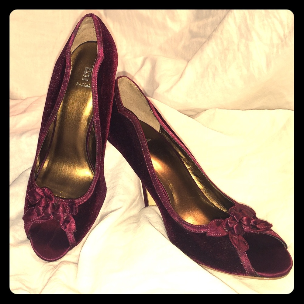 Bakers maroon velvet shoes w/satin edging.