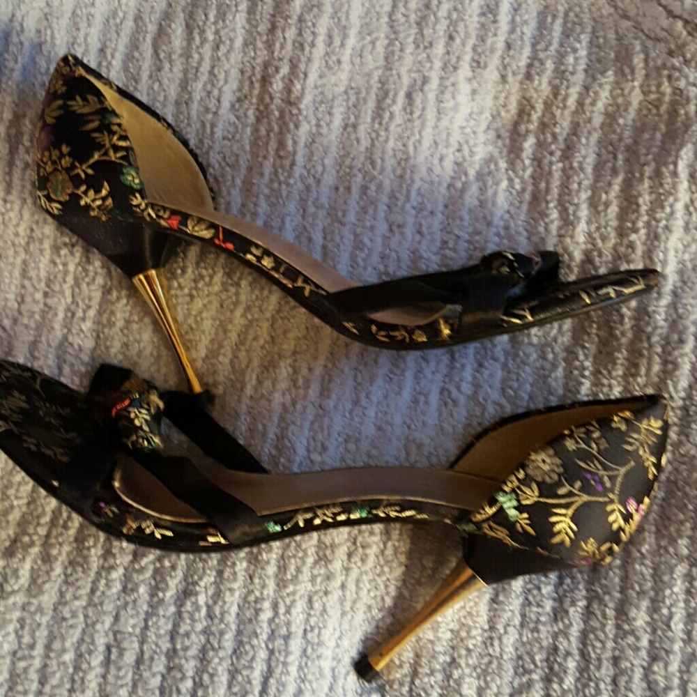 Charlotte Russe Gold Heels sz.8