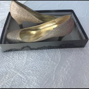 Glitter pumps