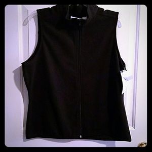 Women's  nwt Black zip up Vest XL
