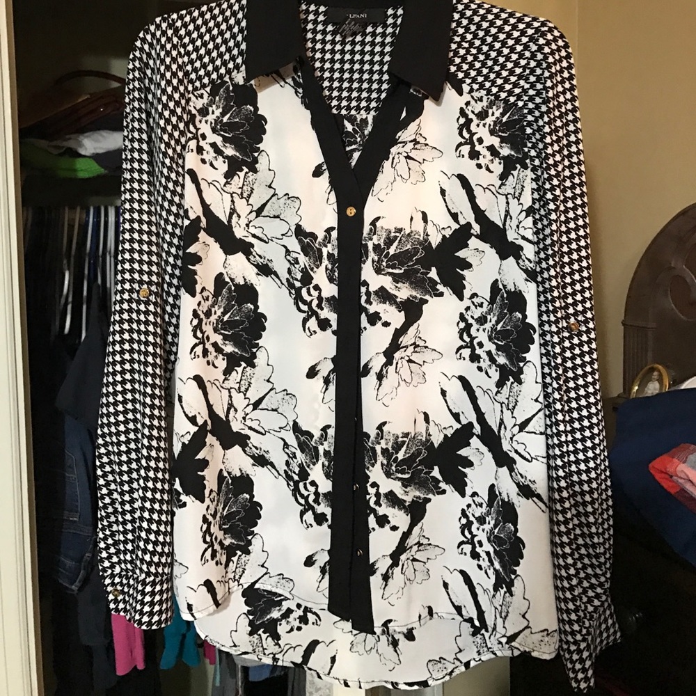 Sheer Alfani top