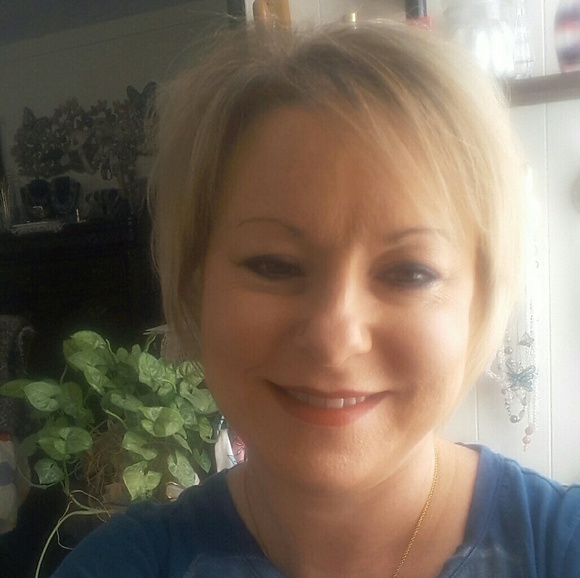 Meet your Posher, Tina - Picture 2 of 2