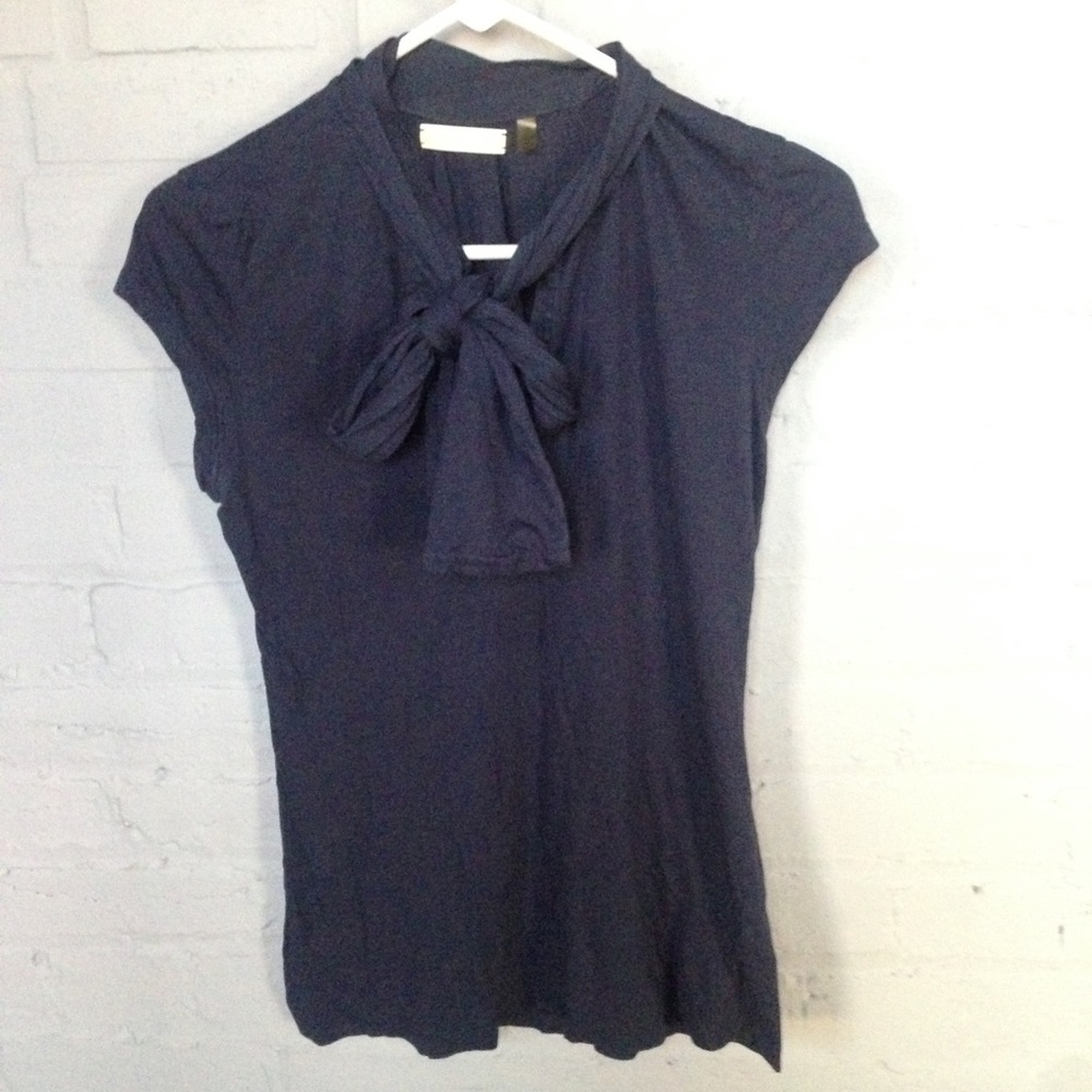 Adorable tie-neck navy Martin + Osa t-shirt!