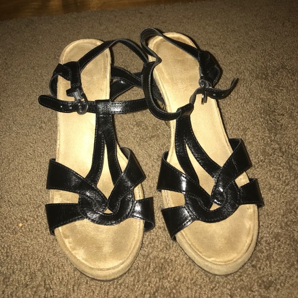 Black and Tan Wedges - Picture 2 of 3