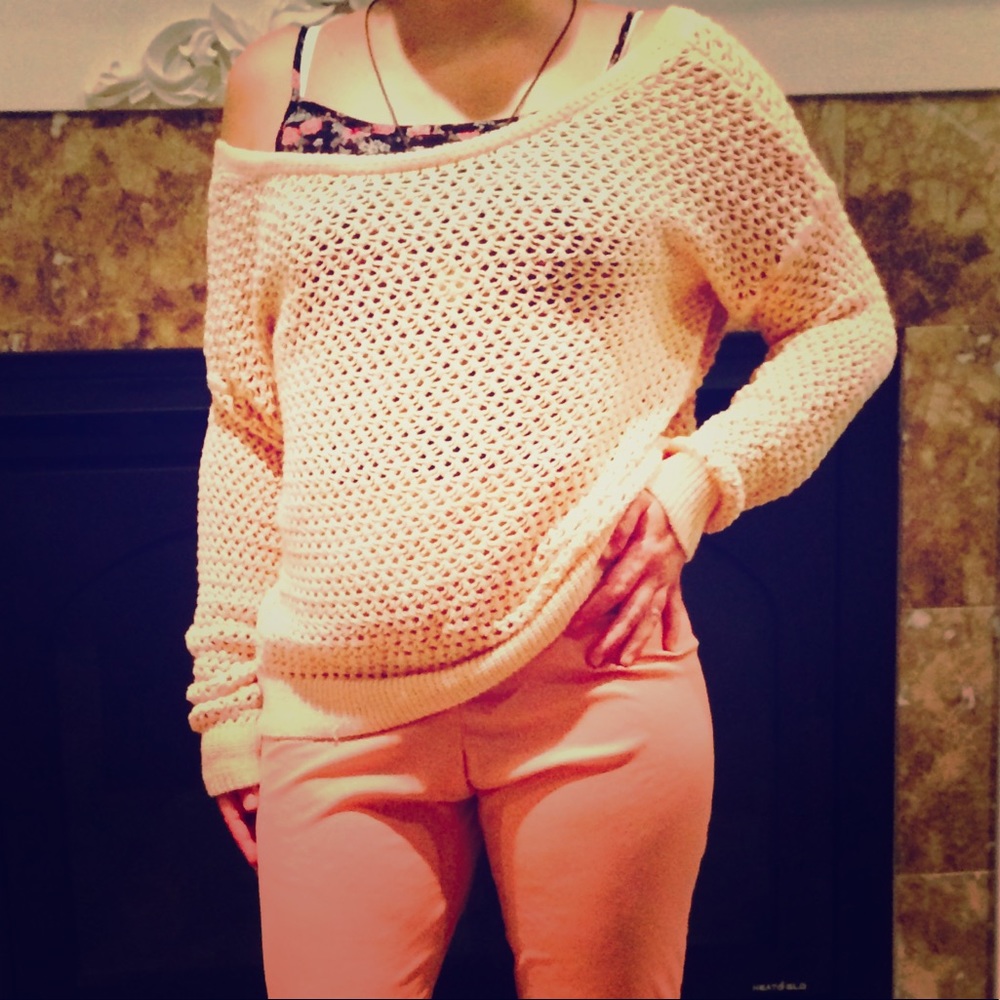 VS pink/mauve crop knit