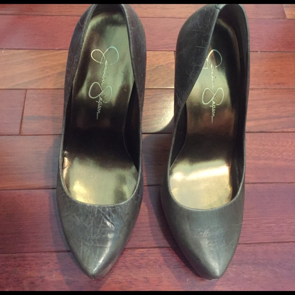 Jessica Simpson toupe heels