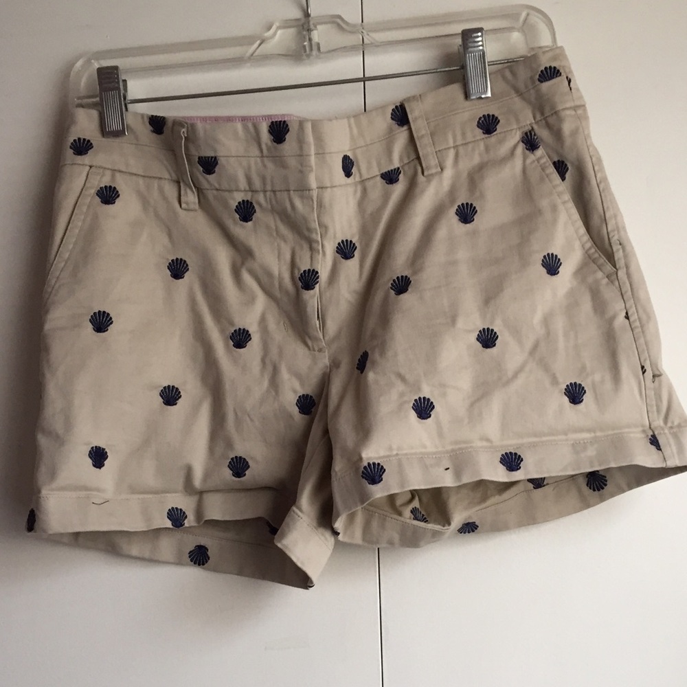 British Khaki shorts with navy embroidery