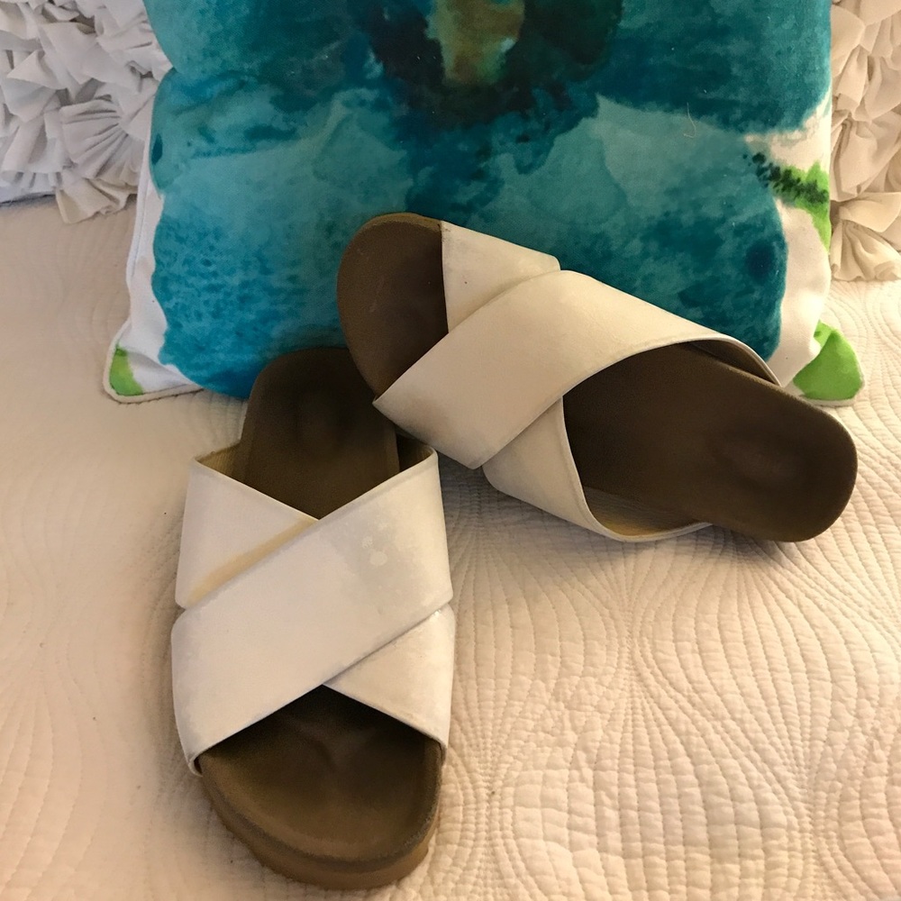 White sandals size 8 ❤