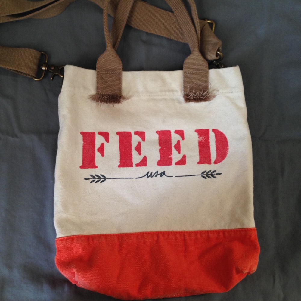 Feed brand for Target bag with adjustable strap.