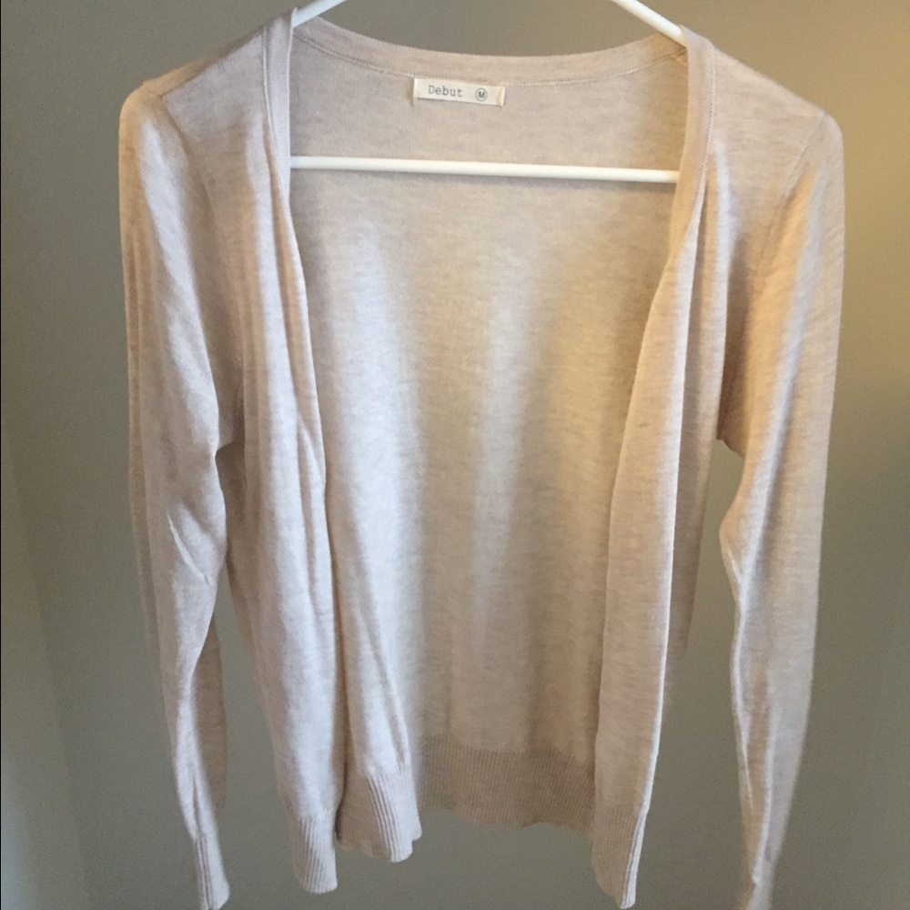 Simple, classy cardigan.